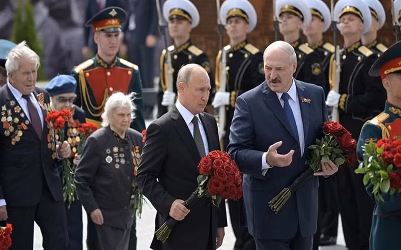 Bức tượng của nhân dân -0