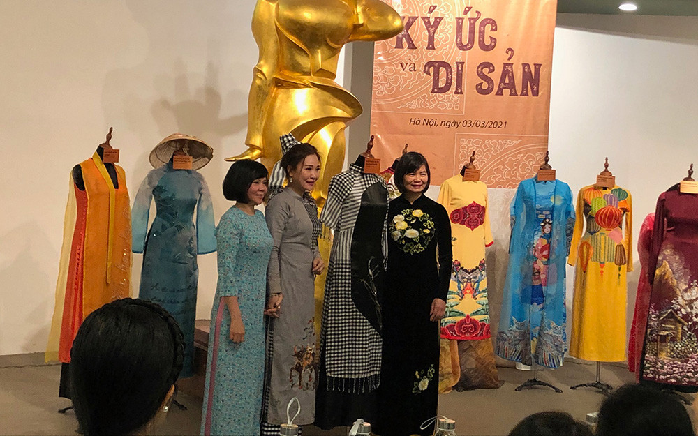 Bộ áo dài từ khăn rằn và lãnh Mỹ A của nhà thiết kế Huệ Thi. Trao tặng những ký ức về phụ nữ -0