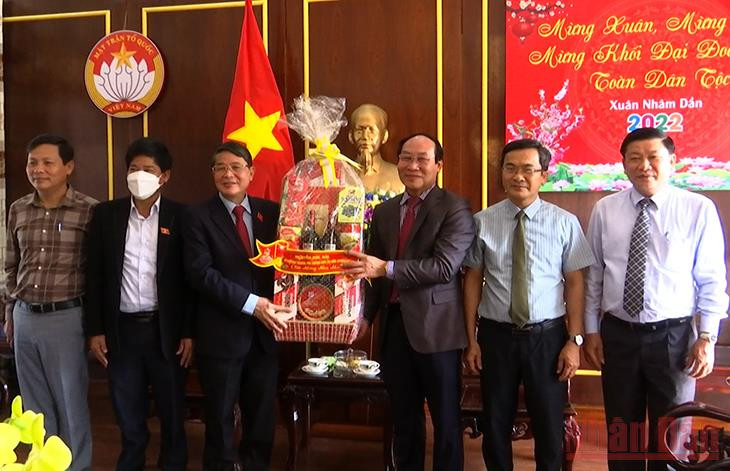 Phó Chủ tịch Quốc hội Nguyễn Đức Hải thăm, trao quà Tết tặng Ủy ban Mặt trận Tổ quốc Việt Nam tỉnh Quảng Nam. Phó Chủ tịch Quốc hội Nguyễn Đức Hải thăm, chúc tết tại Quảng Nam -0