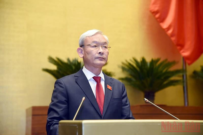 Chủ nhiệm Ủy ban Tài chính, Ngân sách của Quốc hội Nguyễn Phú Cường trình bày Báo cáo thẩm tra dự thảo Nghị quyết thí điểm một số cơ chế, chính sách đặc thù phát triển thành phố Cần Thơ. (Ảnh: DUY LINH) Xây dựng Cần Thơ trở thành trung tâm phát triển của vùng đồng bằng sông Cửu Long -0