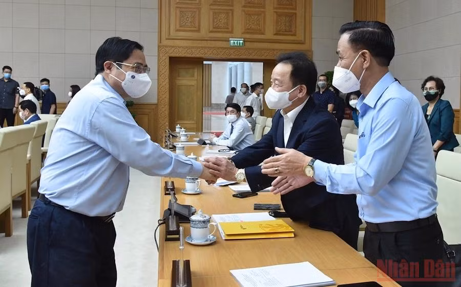 Đoàn kết, nhất trí, nỗ lực tìm giải pháp khắc phục khó khăn, khôi phục phát triển kinh tế - xã hội -0