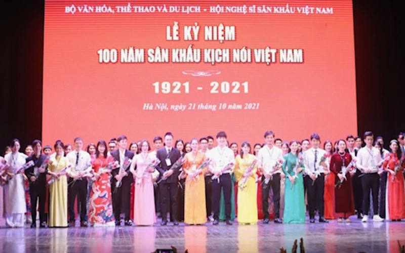 Lễ kỷ niệm thu hút nhiều nghệ sĩ sân khấu kịch nói tham dự. Kỷ niệm 100 năm sân khấu kịch nói Việt Nam -0