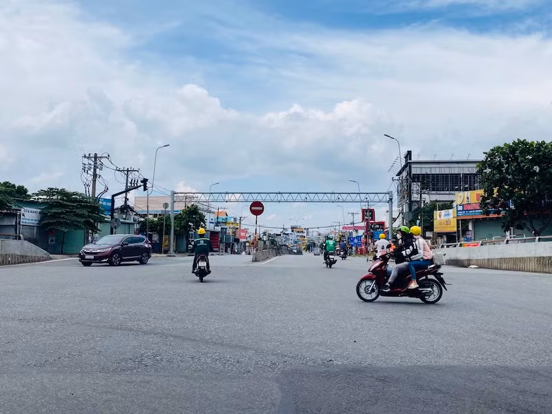 Sau 14 giờ ngày 15/8, khu vực cầu vượt Linh Xuân, TP Thủ Đức đã thông thoáng