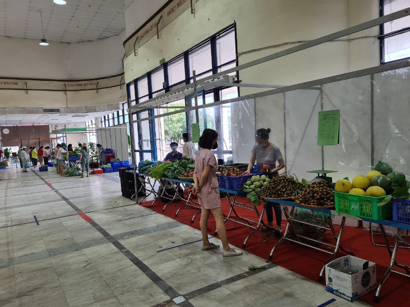 Thời gian mở cửa điểm bán hàng từ 6 giờ đến 11 giờ 30 phút các ngày từ 11 đến 21/8. Bộ Nông nghiệp và Phát triển nông thôn tổ chức điểm bán hàng bình ổn giá mùa dịch -0