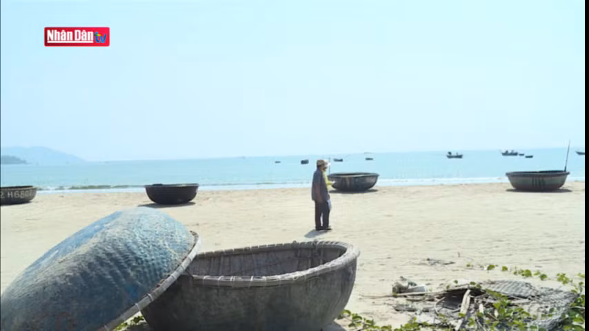 Độc đáo nghề đan thuyền thúng ở miền Trung