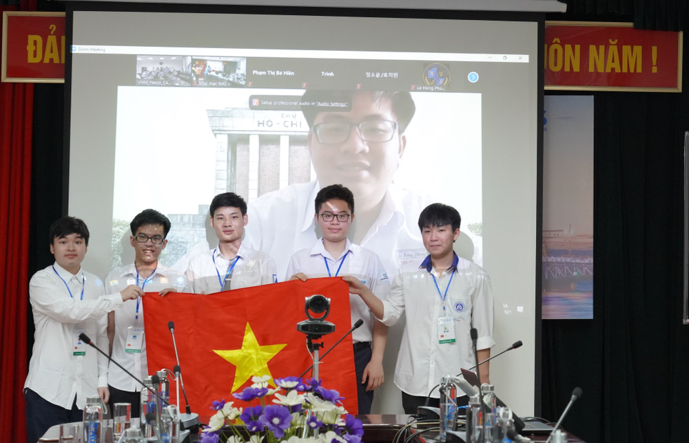Đội tuyển Việt Nam tham dự IMO 2021 gồm 6 thí sinh, 5 thí sinh dự thi tại Hà Nội và 1 thí sinh dự thi tại TP Hồ Chí Minh. Ảnh: HUS
