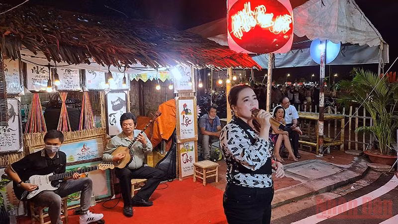 Hội Bánh dân gian Nam Bộ ở Cà Mau thu hút hơn 55.000 lượt khách -0