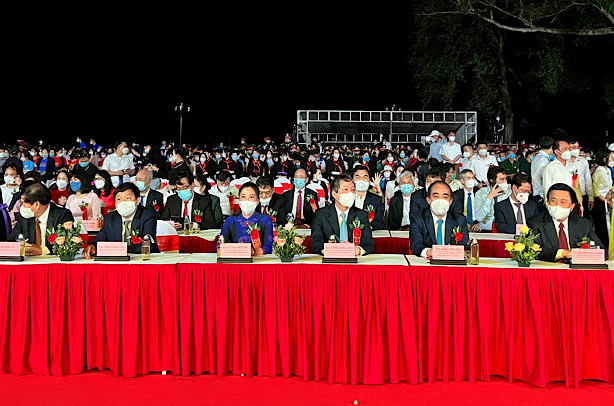 Các đại biểu tham dự buổi lễ. Lễ Kỷ niệm 75 năm Ngày Bác Hồ trở lại Tuyên Quang lãnh đạo toàn quốc kháng chiến -0