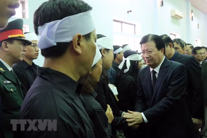 Lễ tang 13 đồng chí hy sinh ở khu vực Thủy điện Rào Trăng 3 -0