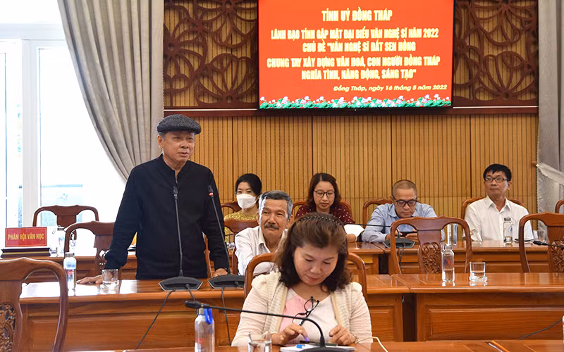 Tỉnh ủy Đồng Tháp gặp mặt văn nghệ sĩ -0