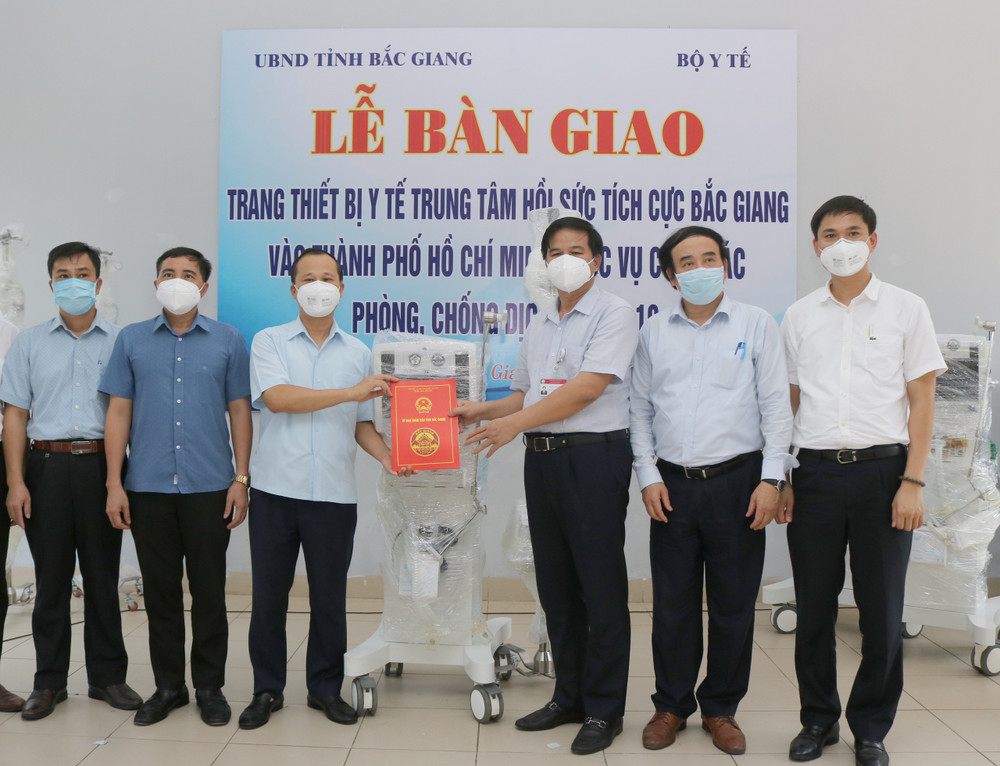 Chuyến tàu đặc biệt chi viện trang thiết bị hiện đại cho TP Hồ Chí Minh ảnh 1 Chuyến tàu đặc biệt chi viện trang thiết bị hiện đại cho TP Hồ Chí Minh -0