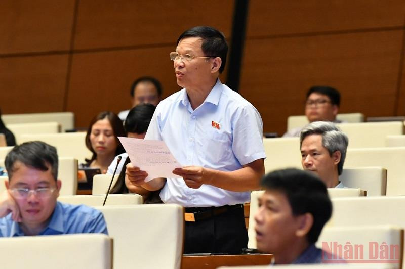 Đại biểu Trần Văn Tiến (Vĩnh Phúc) phát biểu thảo luận tại hội trường. (Ảnh: LINH KHOA NGUYÊN) Đại biểu Quốc hội đề xuất tách giải phóng mặt bằng thành dự án độc lập -0
