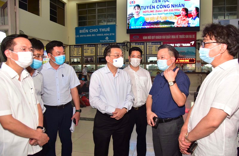 Chủ tịch UBND thành phố Chu Ngọc Anh và đoàn công tác kiểm tra công tác phòng, chống dịch tại bến xe Mỹ Đình (Nam Từ Liêm). Tăng cường phòng, chống dịch Covid-19 tại các cửa ngõ Thủ đô -0
