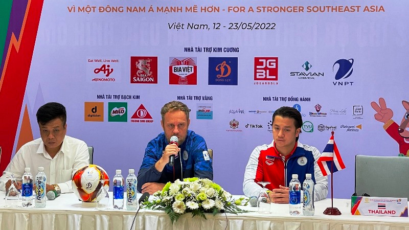 HLV Alexandre Polking của đội tuyển U23 Thái Lan cho biết, đội đã có sự chuẩn bị kỹ cho trận bán kết diễn ra vào ngày mai. U23 Thái Lan và U23 Indonesia muốn giải quyết trận đấu trong 90 phút chính thức -0