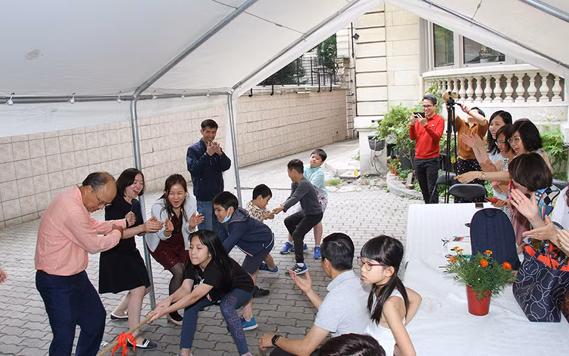 Giao lưu tại Pháp mừng tình hữu nghị vĩ đại và đoàn kết đặc biệt Việt Nam-Lào -0