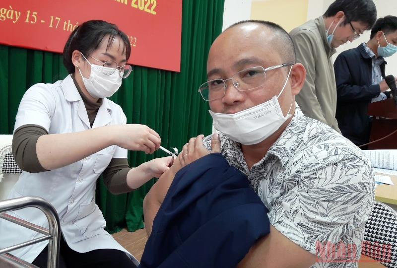 Tiêm nhắc lại mũi vaccine phòng Covid-19 cho người làm báo ở Thanh Hóa. Thanh Hóa ghi nhận thêm 444 bệnh nhân Covid-19 -0