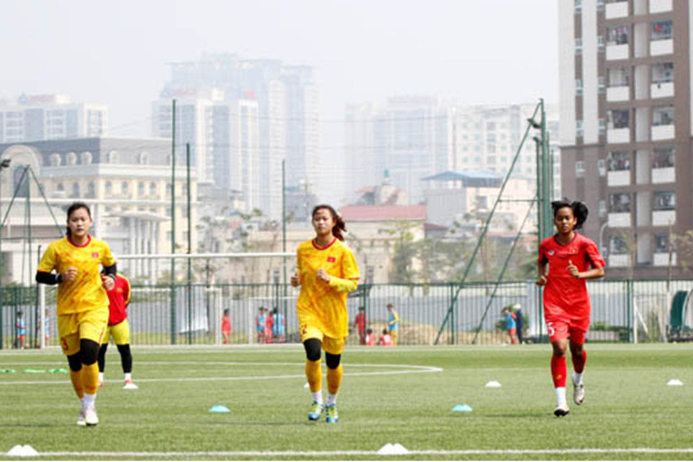 Các nữ tuyển thủ U18 Việt Nam hướng tới Giải vô địch U18 nữ Đông Nam Á. (Ảnh: VFF)