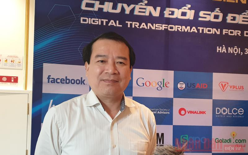 Phó Tổng cục trưởng Tổng cục Du lịch Hà Văn Siêu cho biết: Tổng cục Du lịch đã và đang hợp tác chuyển đổi số với các đối tác nước ngoài như Google để hỗ trợ các doanh nghiệp quảng bá các giá trị hình ảnh di sản, văn hóa Việt Nam trên các trang như ArtandCulture, trên Youtube... (Ảnh: T.LINH) “Chuyển đổi số để phát triển Du lịch Việt Nam”: xu hướng tất yếu sau đại dịch Covid-19 -0