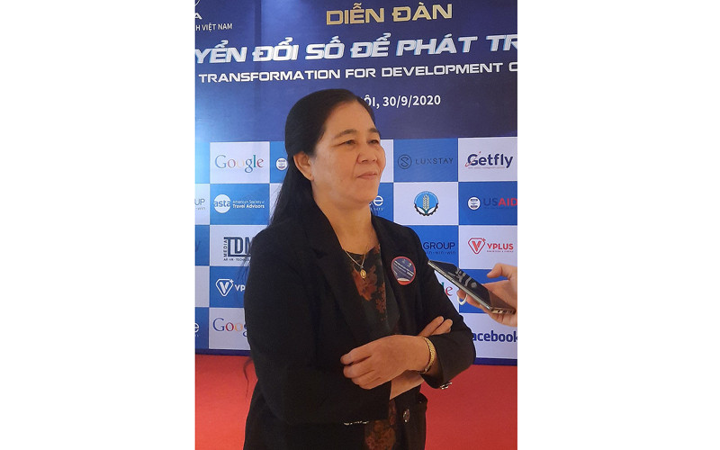 “Ban Tổ chức của Năm du lịch quốc gia Ninh Bình 2021 sẽ tận dụng việc chuyển đổi số này để làm tốt công tác tuyên truyền, giới thiệu, nội dung cũng như chương trình của năm du lịch quốc gia nhằm tạo ra năm du lịch quốc gia tốt nhất, thu hút du khách về Ninh Bình đông nhất và đạt hiệu quả như mong muốn của tỉnh”, bà Thanh nói. (Ảnh: T.LINH) “Chuyển đổi số để phát triển Du lịch Việt Nam”: xu hướng tất yếu sau đại dịch Covid-19 -0