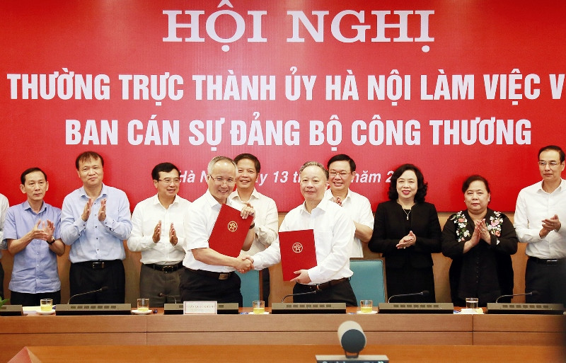 Lễ ký kết thông báo Hội nghị và biên bản ghi nhớ hợp tác giữa Bộ Công thương và UBND TP Hà Nội. Đưa Hà Nội thành trung tâm công nghiệp, thương mại hiện đại -0