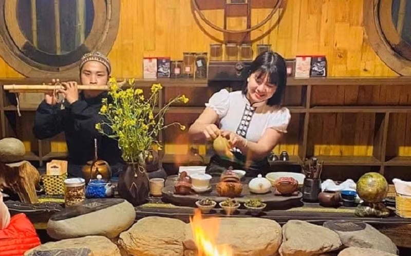 Trải nghiệm thưởng thức tiệc trà tại Suối Giàng.