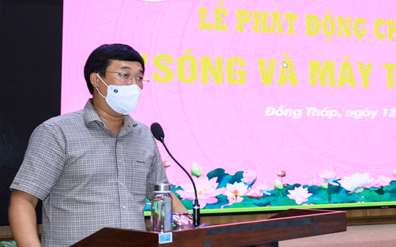 Bí thư Tỉnh ủy Đồng Tháp Lê Quốc Phong kêu gọi ủng hộ học sinh, sinh viên tại lễ phát động.