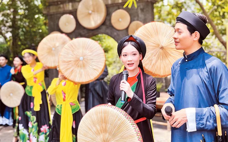 Lễ ra mắt Câu lạc bộ Quan họ của Trường đại học Văn hóa thành phố Hồ Chí Minh. 