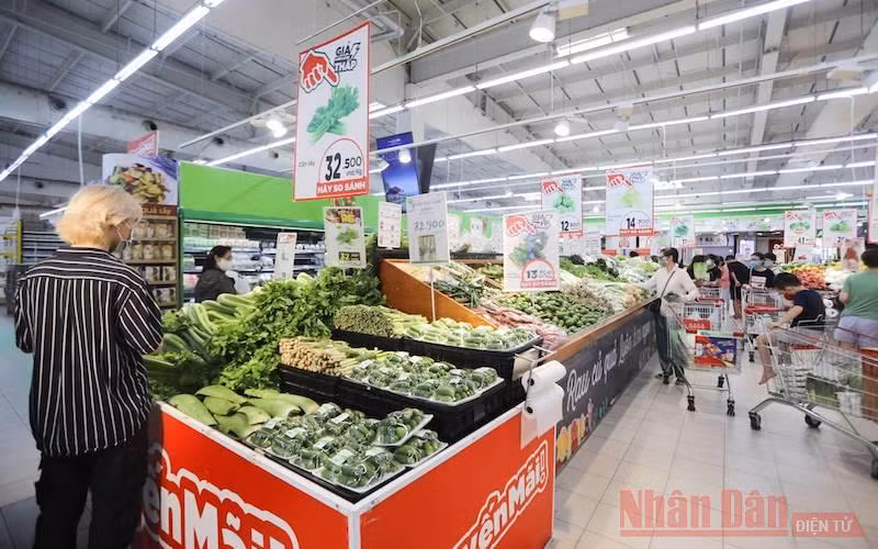 Hà Nội: Siêu thị, chợ dân sinh đầy ắp thực phẩm