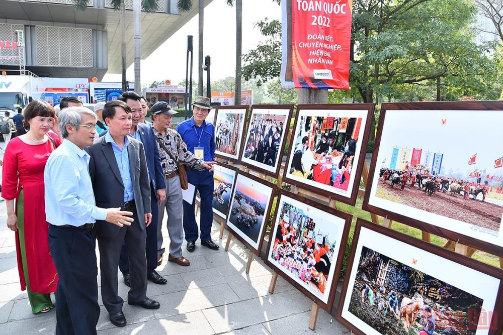 Nhiều hoạt động nghề nghiệp, giao lưu hấp dẫn tại Hội Báo toàn quốc 2022 ảnh 1 Nhiều hoạt động nghề nghiệp, giao lưu hấp dẫn tại Hội Báo toàn quốc 2022 -0