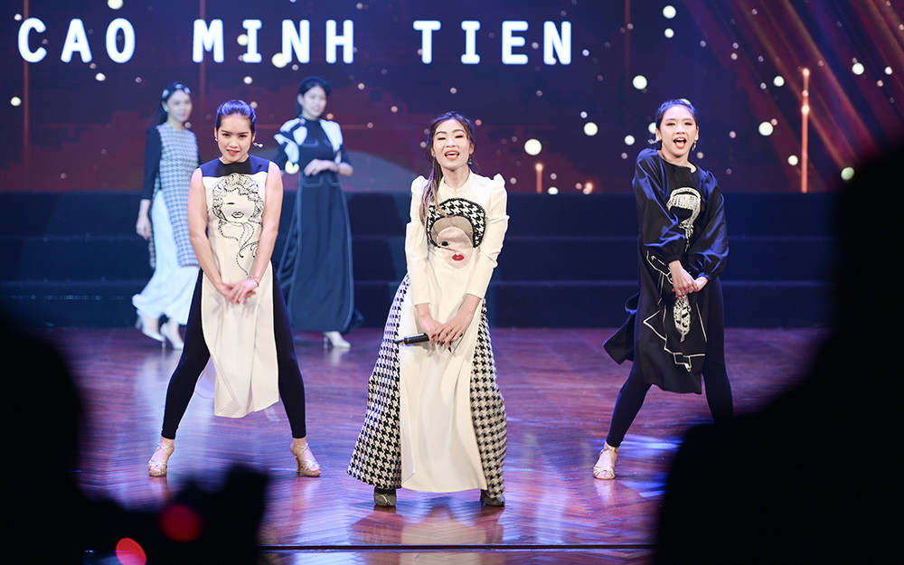 Ra mắt bộ sưu tập áo dài lấy cảm hứng từ quan họ ảnh 4 Ra mắt bộ áo dài lấy cảm hứng từ quan họ -0