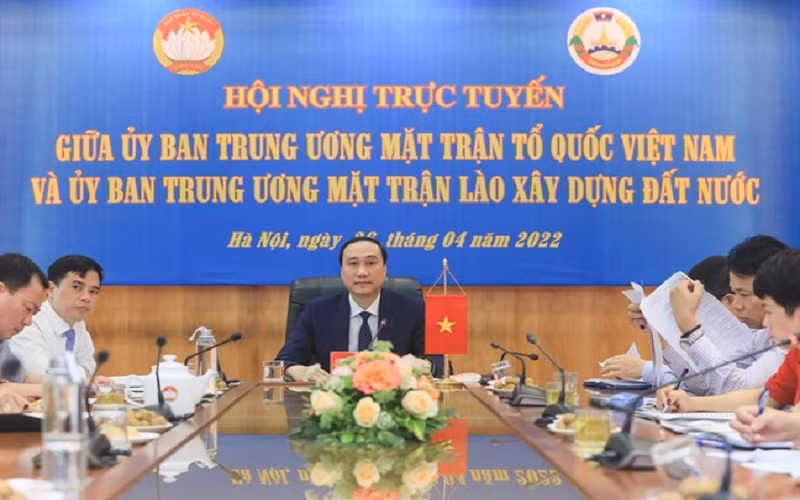 Phó Chủ tịch Ủy ban Trung ương MTTQ Việt Nam Phùng Khánh Tài trao đổi tại Hội nghị. Ảnh: Diệp Vinh