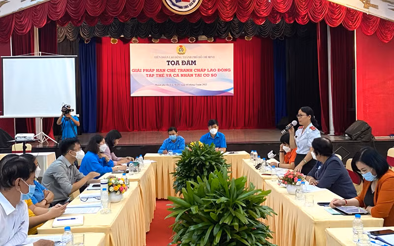 Hình ảnh tọa đàm sáng 5/5.