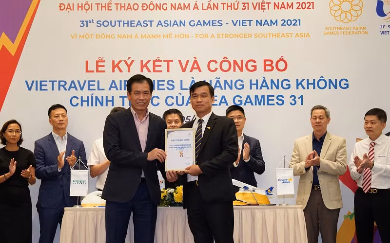 Quang cảnh lễ ký kết.