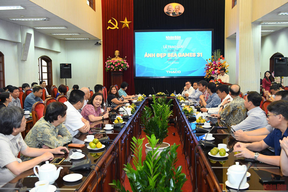 Quang cảnh lễ trao giải. (Ảnh: THÀNH ĐẠT) Các tác phẩm đoạt giải “Ảnh đẹp SEA Games 31” -0