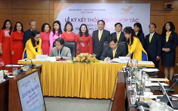 Hợp tác về bảo vệ trẻ em