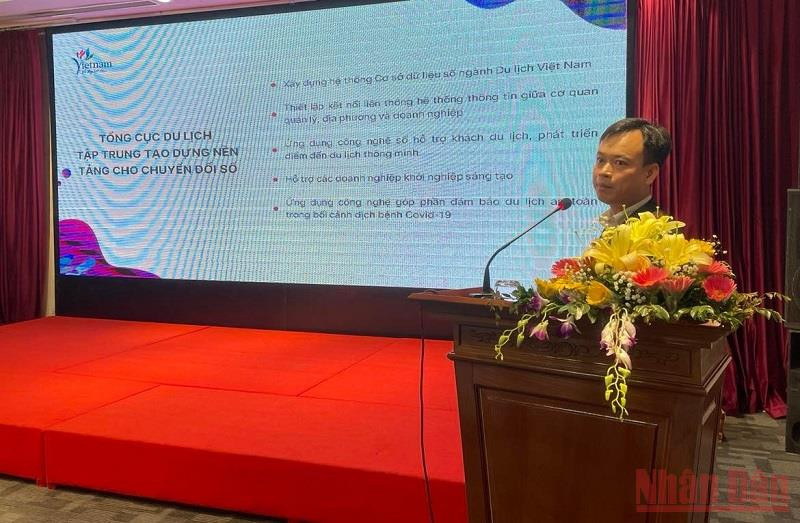 Ông Hoàng Quốc Hòa, Phó Giám đốc Trung tâm Thông tin du lịch, phát biểu. Đẩy mạnh chuyển đổi số trong ngành du lịch -0