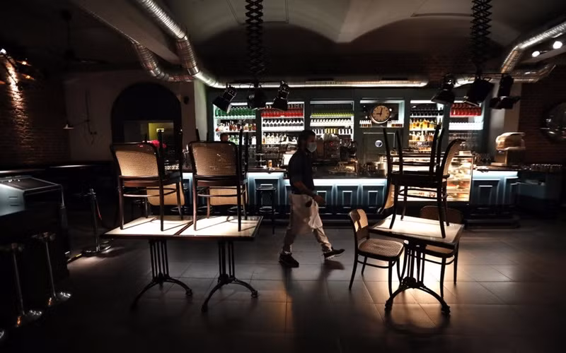 Châu Âu trước mối nguy bùng phát làn sóng Covid-19 mới -0