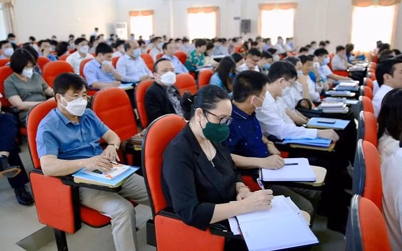 Bí thư đảng ủy xã, phường, thị trấn của TP Hà Nội tham gia lớp bồi dưỡng, nâng cao năng lực lãnh đạo, quản lý.