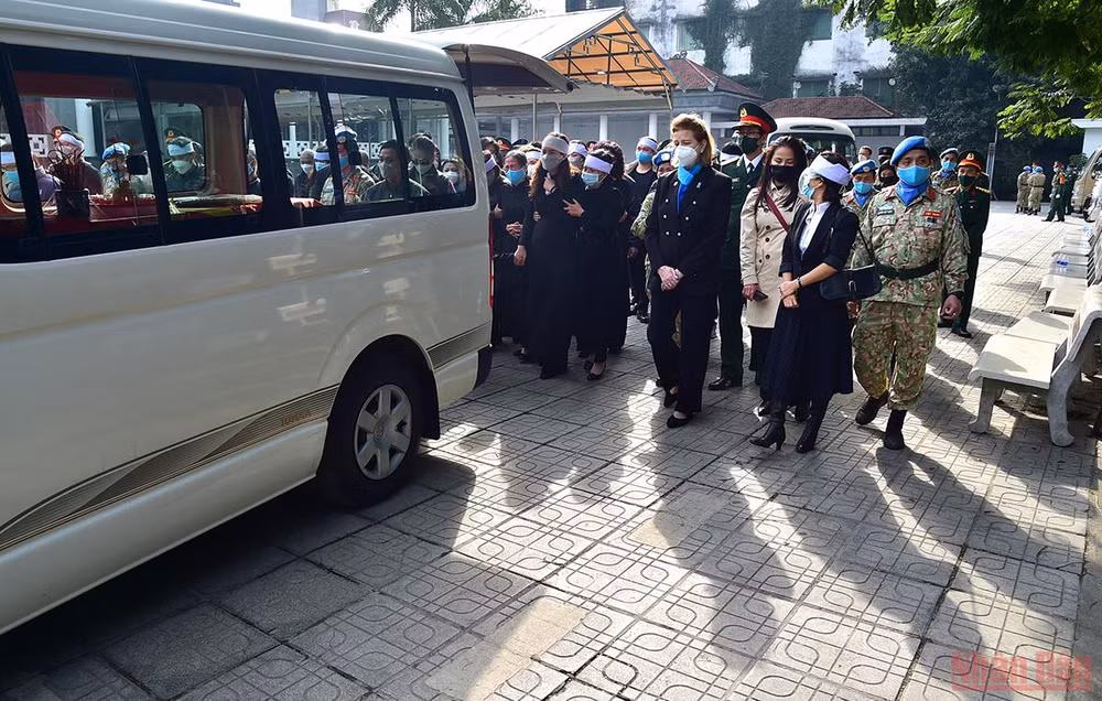 Thương tiếc Trung tá Đỗ Anh - sỹ quan gìn giữ hòa bình hy sinh khi làm nhiệm vụ nhân đạo quốc tế -0