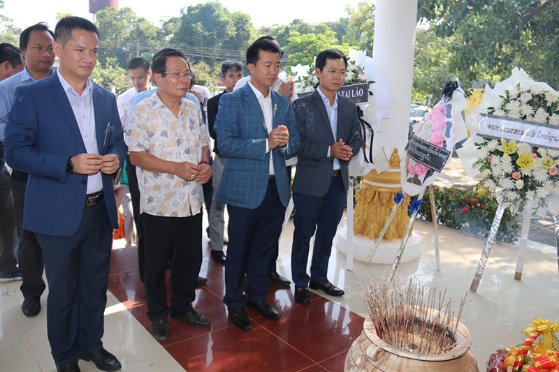 Đoàn đại biểu Viet-Lao BACI dâng hương tại Đài tưởng niệm liệt sĩ liên quân Lào - Việt, ngày 26-7. Kỷ niệm 73 năm Ngày Thương binh - Liệt sĩ tại Lào -0