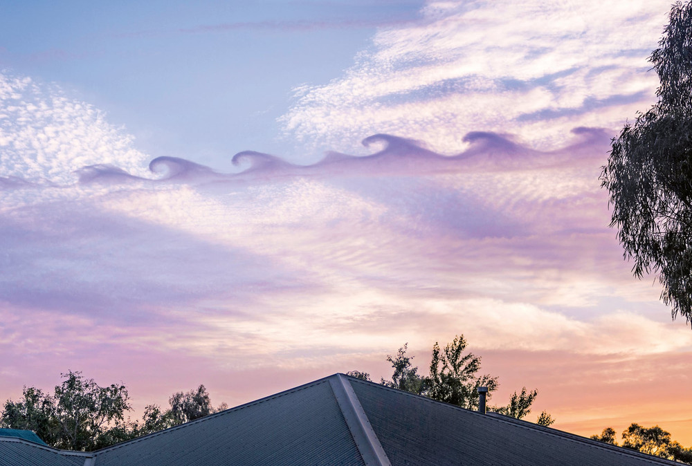 Mây cuộn hình sóng biển, hay còn gọi là đám mây Kelvin-Helmholtz, xuất hiện trên bầu trời khu vực Berwick thuộc TP Melbourne, bang Victoria. (Ảnh: Steven Sandner) AUS -0