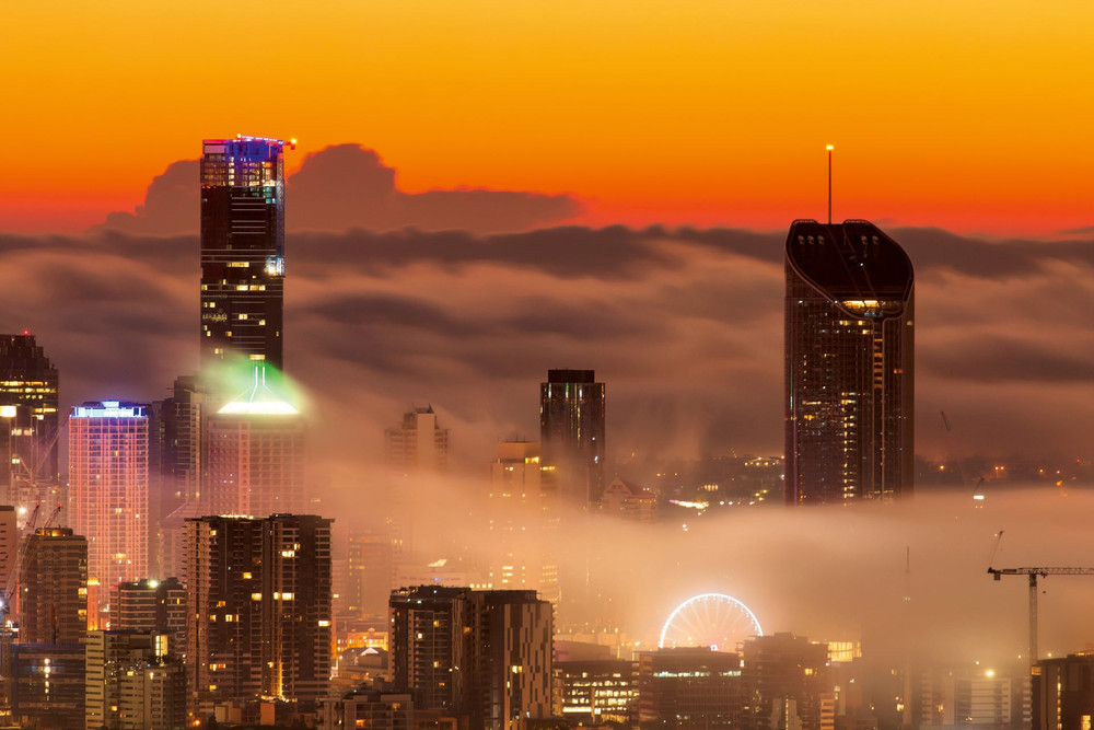Sương sớm tại TP Brisbane, thủ phủ bang Queensland. (Ảnh: Michael Coombes) Bộ lịch thời tiết năm 2021 của Australia -0