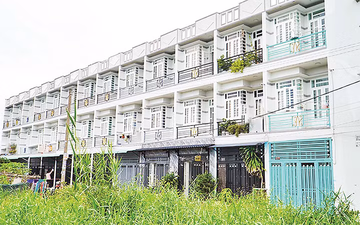 Khu nhà vi phạm trật tự xây dựng được mua bán bằng hình thức lập vi bằng tại phường Thạnh Xuân, quận 12 (TP Hồ Chí Minh). Ảnh: MINH TÂM