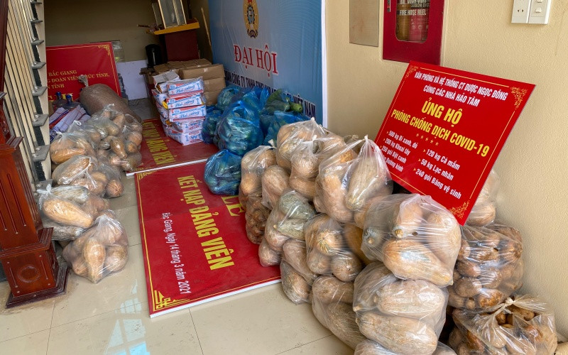 Những chuyến hàng chở đi cứu trợ. Chuyện của nữ cán bộ công đoàn trong tâm dịch Bắc Giang -0