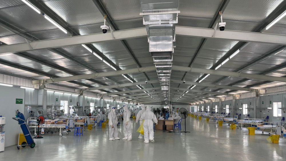 Trung tâm hồi sức người bệnh Covid-19 của Bệnh viện Việt Đức chỉ còn lại 40 trường hợp bệnh nhân nặng, nguy kịch. Cuộc bàn giao lịch sử của tuyến đầu điều trị Covid-19 -0