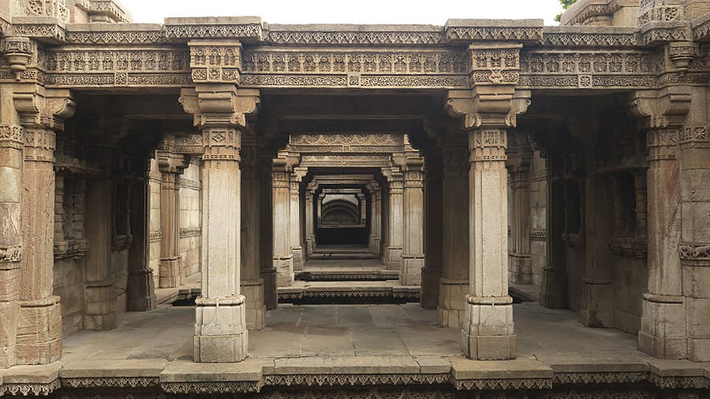 Một phần kiến trúc tinh xảo của giếng Adalaj (Ảnh: CNN) Độc đáo giếng bậc thang ở Ấn Độ -0