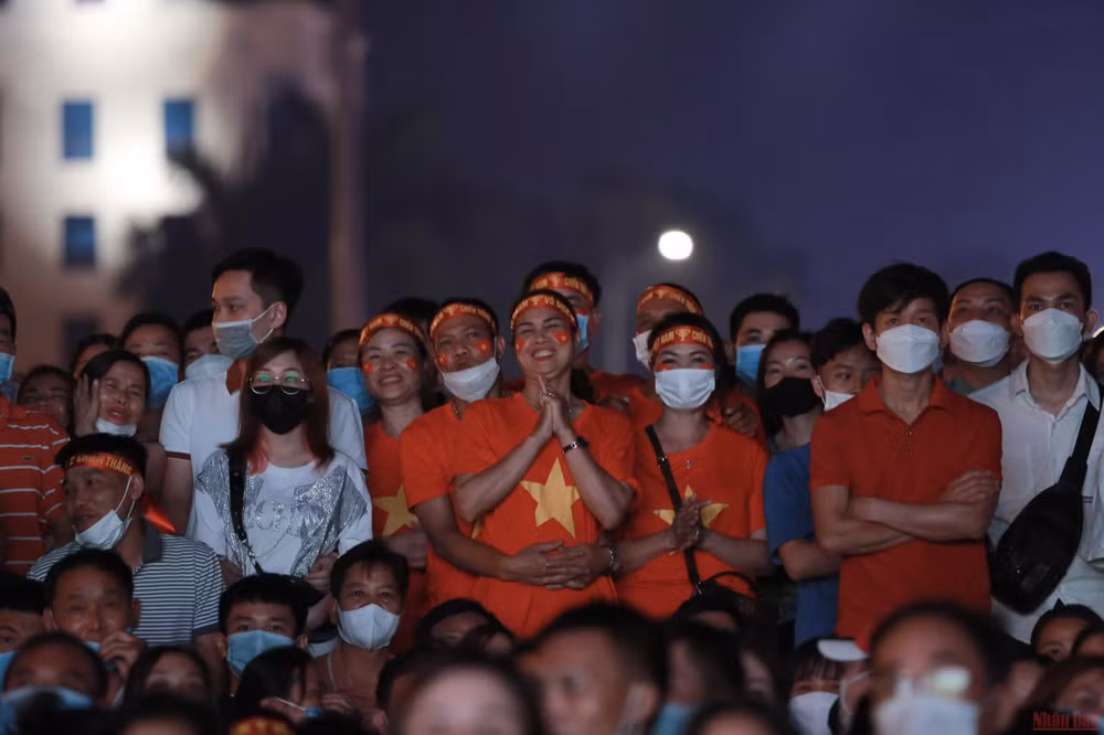 "Việt Nam quyết thắng!"