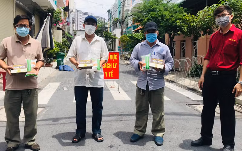 San sẻ yêu thương ở “tâm dịch” Gò Vấp -0