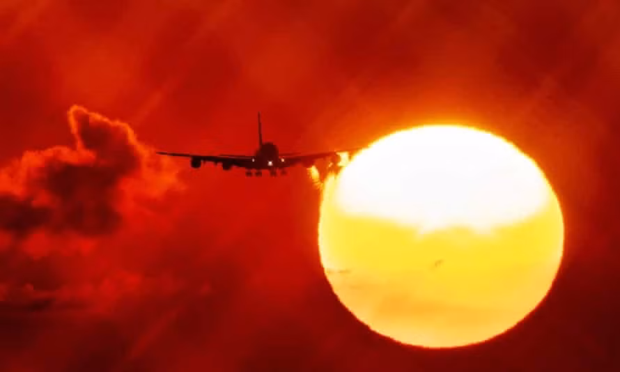 Nhiệt độ trung bình hàng năm trên toàn cầu dự kiến ​​sẽ tăng lên và khiến nhiều người tử vong hơn. Ảnh: AP.