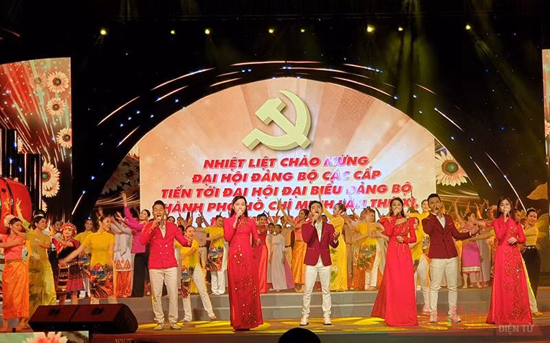 Một tiết mục trong chương trình “TP Hồ Chí Minh - Thành phố anh hùng”